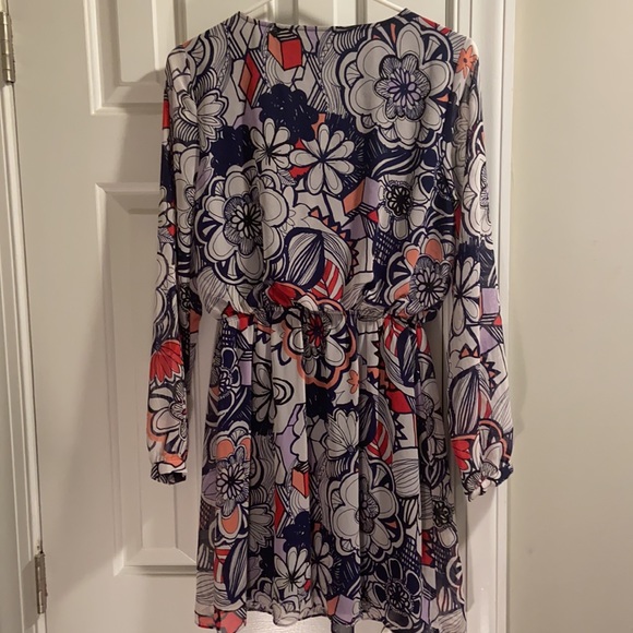 Express size Small floral dress - Picture 4 of 4